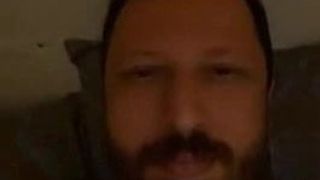 Erkan Gurle masturbiert mit einem Schwulen vor der Webcam