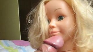 Кукла видит первый реальный пенис