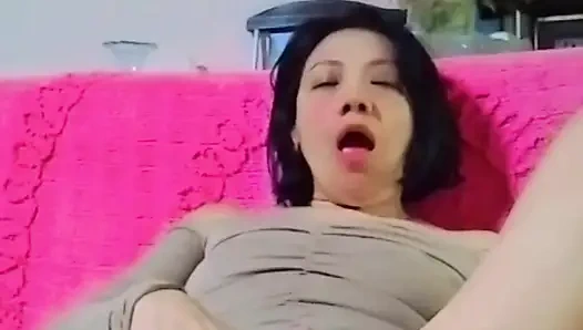 Want to see a hot secretary? Enjoy dulceivanka