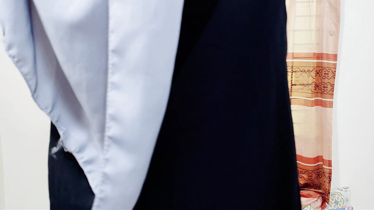 Hijabi stepmom need big dick for face fuck so stepson help her hot xxx