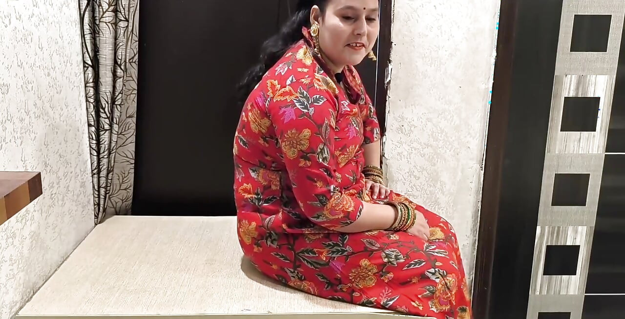 Randi 시어머니의 목마른 후장과 보지 섹스