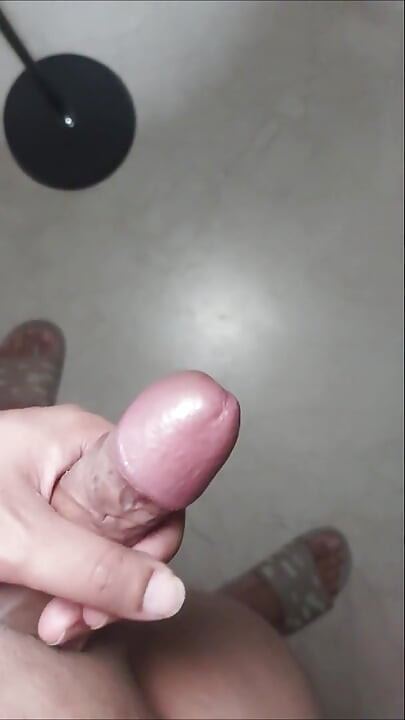 Indischer typ masturbiert