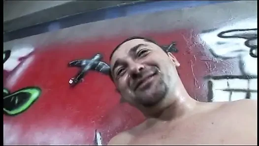 Muda tapi sudah sangat slutty