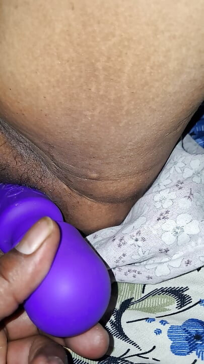 Bhabhi Get Massage in Pussy