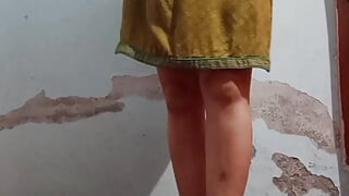 Hot Horney Indian Housewife Open Cloth For A Bull
