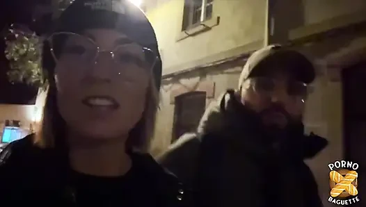 Pam, hübsche blondine, liebt großen schwanz