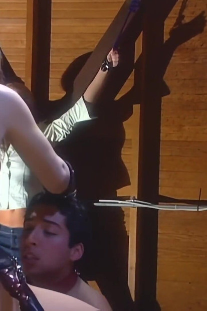 Faith Leon: Šukej mě tvrdě, zatímco Aurora Snow poslouchá naše potěšení