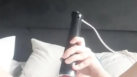 Orta yaşlı seksi kadın sihirli değnek
