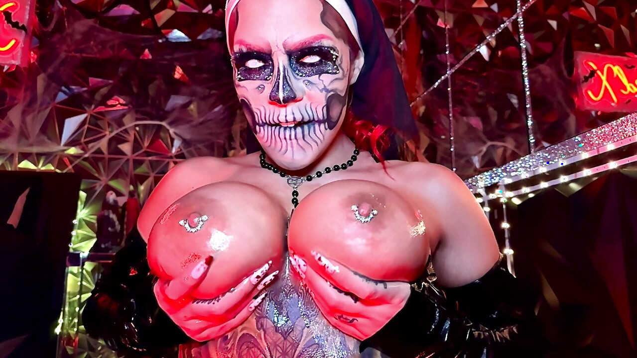 แม่ชีสุดเสียวมอบสอนชักว่าวในนรก