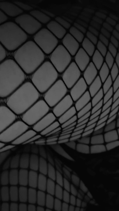 BDSM-sessie met mijn vrouw, klemmen, wijd geopend poesje, spuitend, | Clip 1