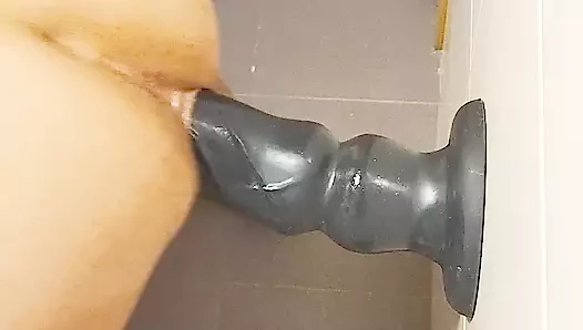 Dildo enorme i mi culete