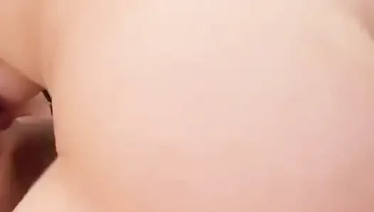 Zierliche asiatin lulu wild lutscht tief, wird hart geritten und roh vollgespritzt