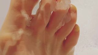 Time to wash my feet - Nadine - sox4u