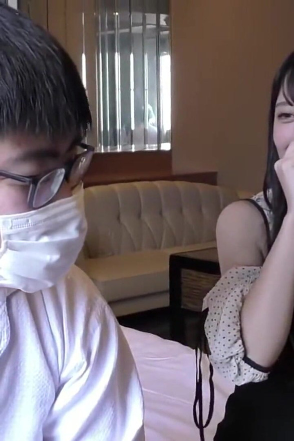 Playful Games Turn Into Close Moments, Sharing a Lighthearted yet Intimate Fan Encounter 2nd