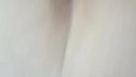 Üvey babasıyla orta yaşlı seksi televizyon izliyor