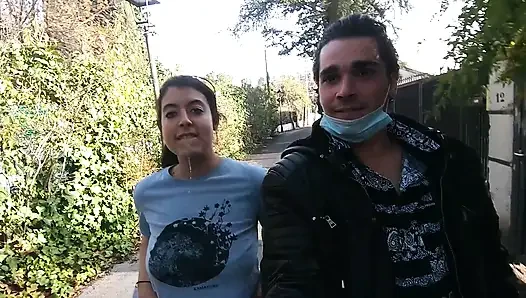 ÖFFENTLICHER BLOWJOB POV SPERMALADUNG IN DEN MUND AUF DER STRAßE