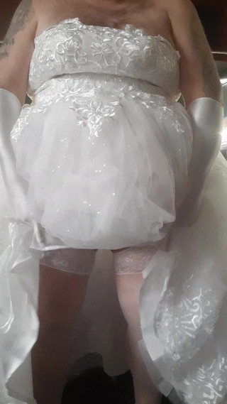 Im Brautkleid Abgespritzt