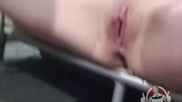 Sarah’s credit check is missing – she gets a creampie instead
