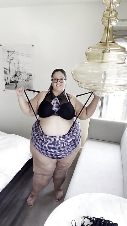 Paradisul grăsuțelor: Hotel Dress N Squeeze