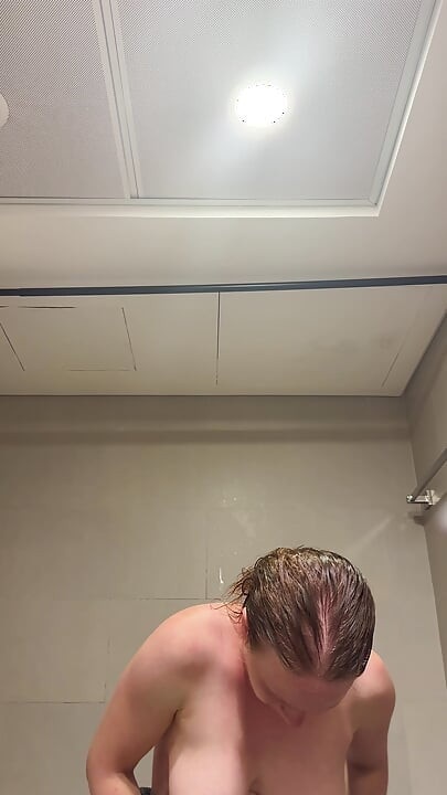 Intimate Shaving in the Bathtub