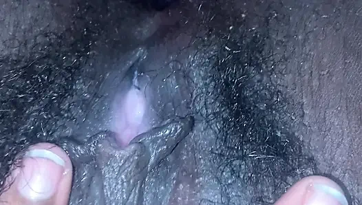 Моя мокрая сливочная волосатая черная киска