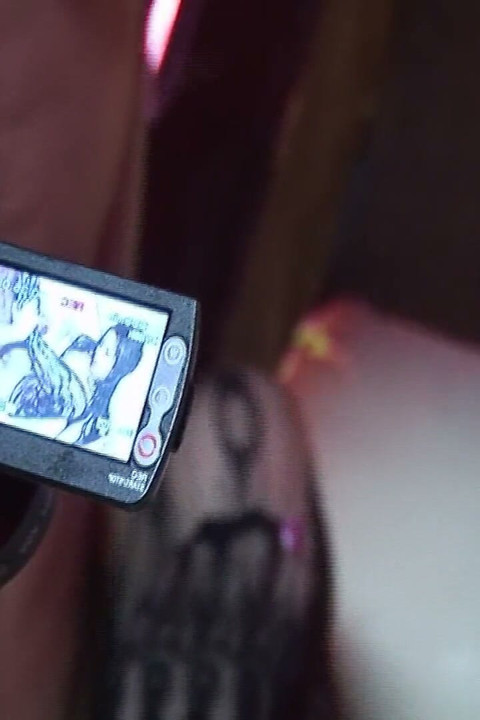 Sluty Shots Scene 2: 穿着情趣内衣的贫乳褐发女郎在色情拍摄中享受一根粗大的熟男肉棒