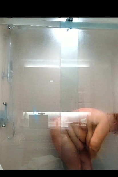 BBW Sam38g Taking a Shower