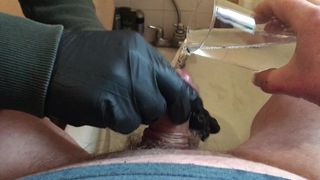 Amigo guante masturbación: borde del baño