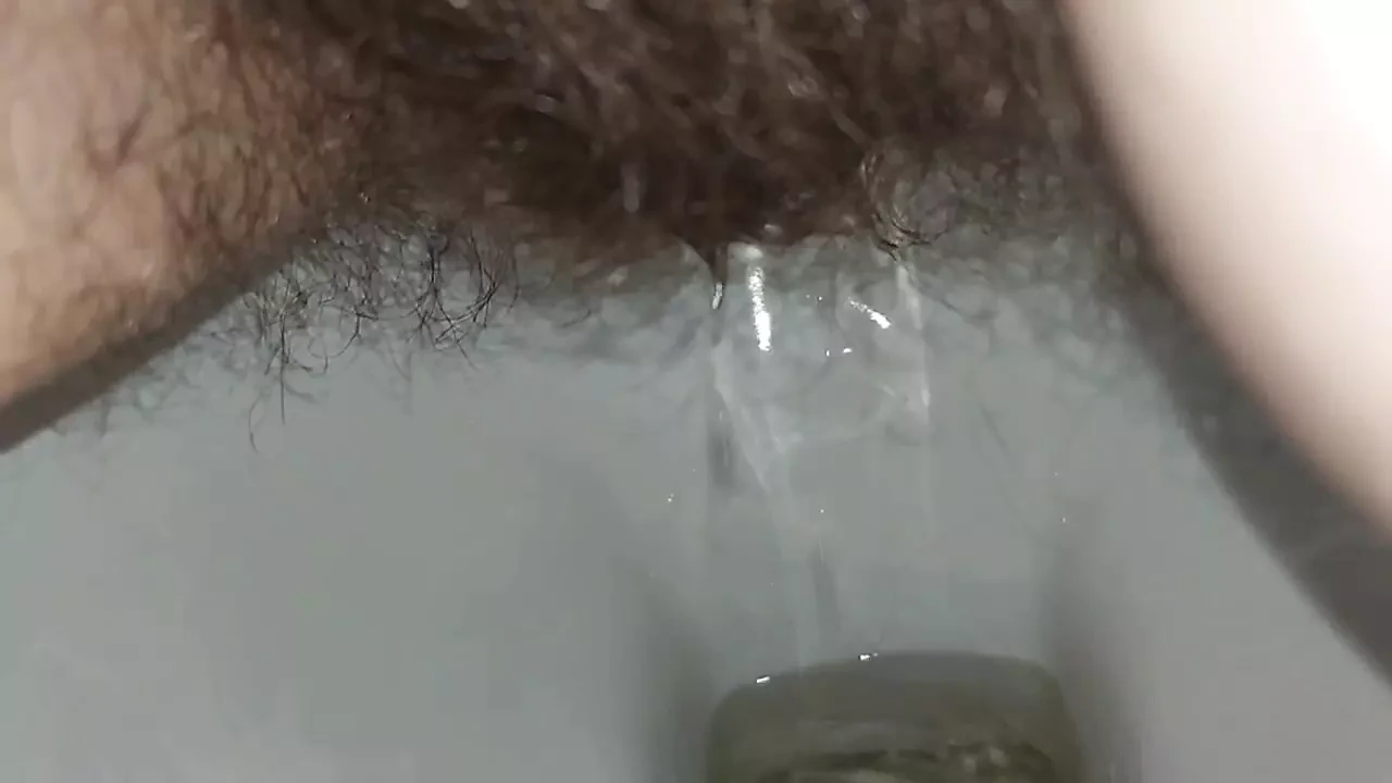 האם אתה צמא? אני יכול להשתין עליך