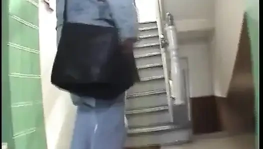 Eve Götürüldü Ve Yüzüne Sarsıldı