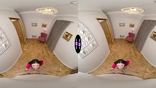 Mandy Moon spor salonundan sonra çay içmek yerine yarak emiyor - teenmegaworld