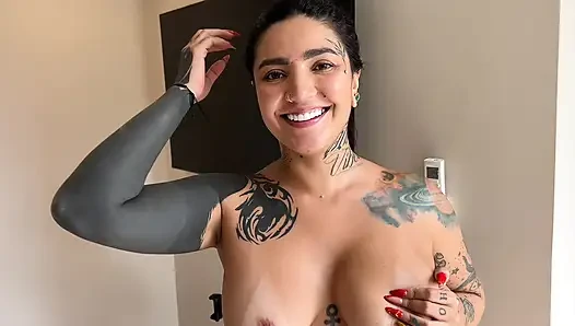 Behind the Scenes with Tatted Big Booty Latina, La Rola