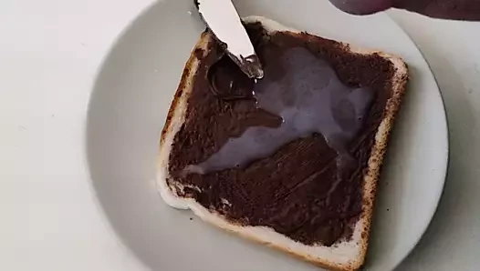Tartine Nutella au sperme