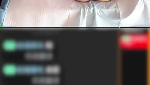 Öğretmenin video canlı yayını, şehvetli bir grup adamla paylaşıldı