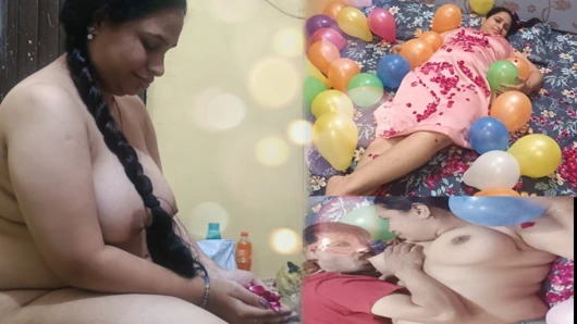 Üniversiteli kız arkadaşım bana ateşli bir doğum günü gecesi sürprizi yaptı - gül yaprakları ve balonlarla tutkulu seks, gerçek ev yapımı