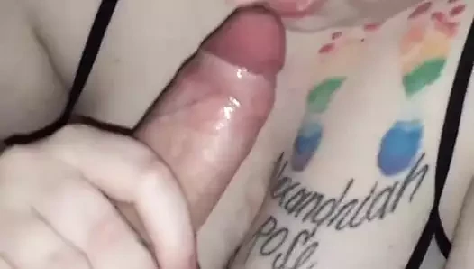 Selingkuh dari suamiku dan punggungku disepong sama kontol besar pria kulit putih