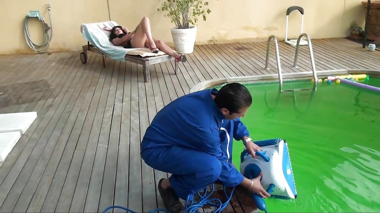 Yüzme havuzunda iyi sikiş