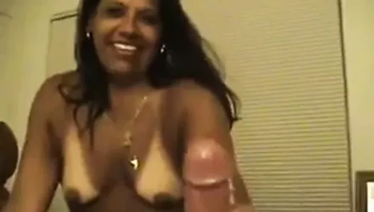 hotwife latin Milf takes huge cumshot in her mouth