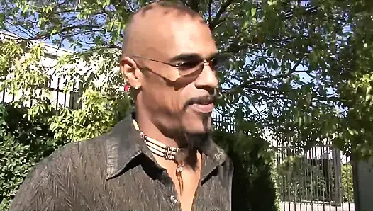 Старая и возбужденная