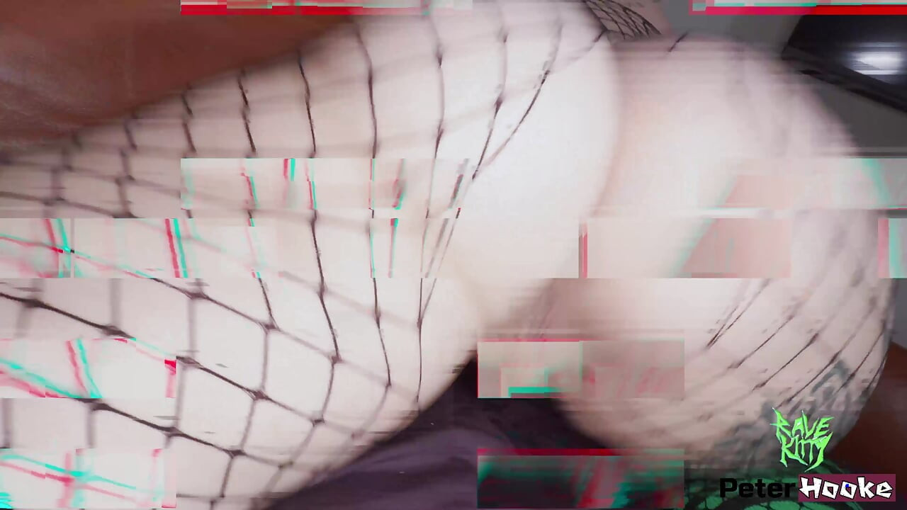 Big Juicy Huge Ass Slut Asks for Deep Breeding Creampie After the Rave!