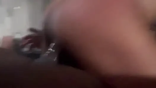 Üvey babam binişimi sevdi, bu yüzden telefonu almakla kendini tutamadı!!