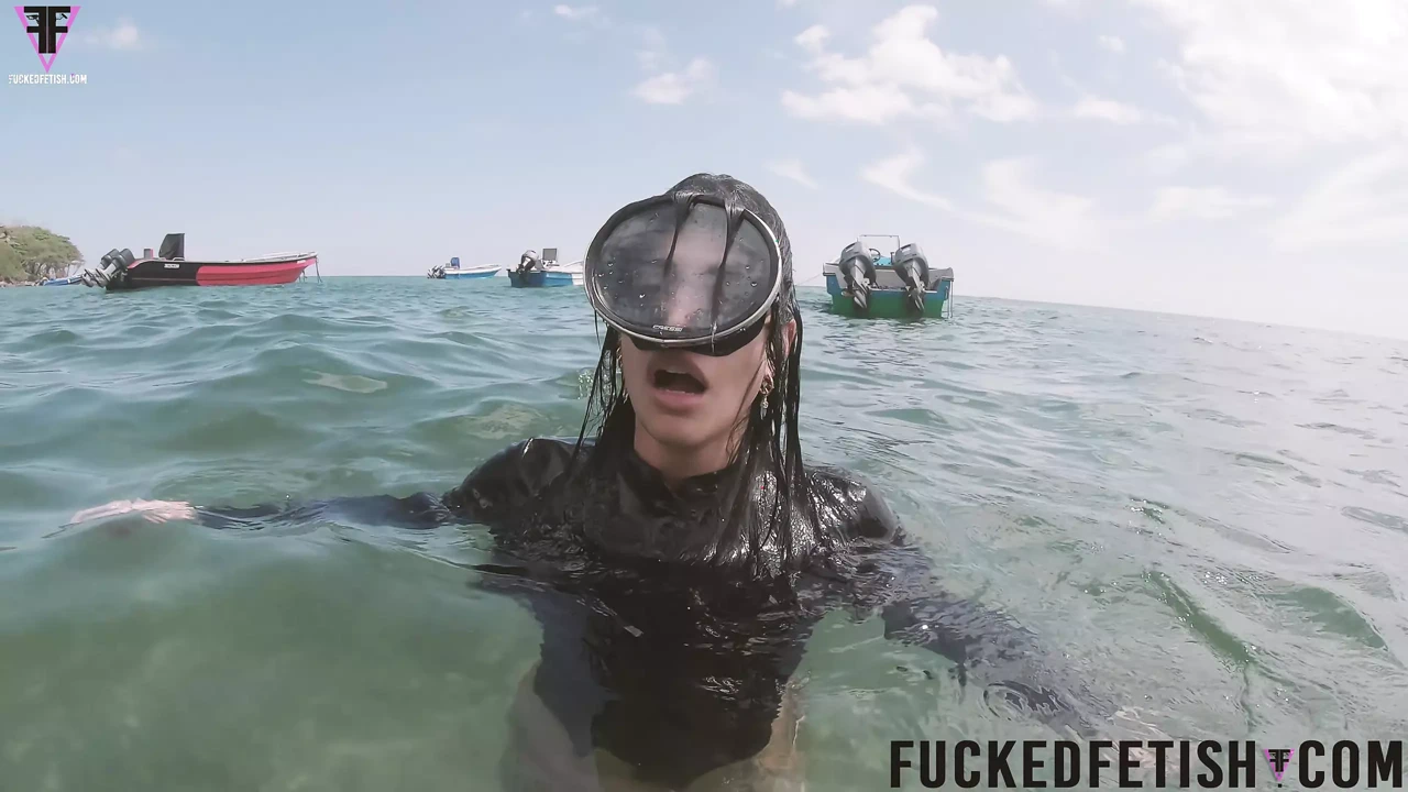 Caribbean Sea Receives Goddess Breathplay Mask Diving Glass