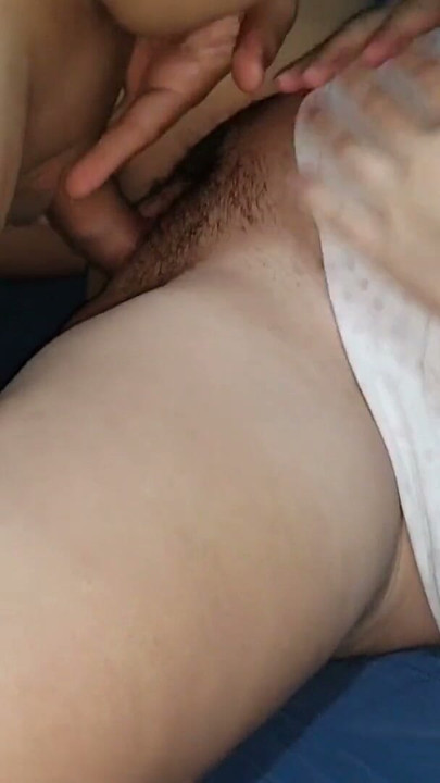Xxx desi - üvey erkek kardeş ve üvey kız kardeş arasındaki ilk yaramazlık üvey kız kardeşini bir pornoyla etkiledikten sonra. Clea ile | Klip 1