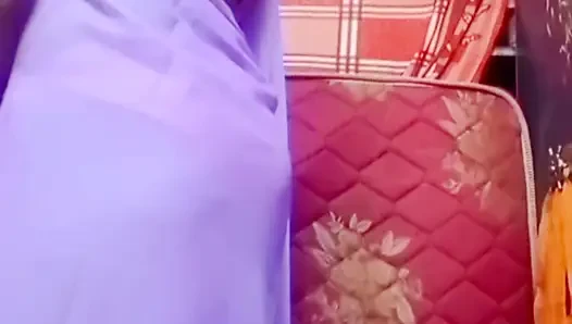 Hintli Hintli tamil evli kadın renu çıplak canlı çağrı vibratör göğüsleri amcığı azdırıyor büyük göt ateşli sesi açıyor! Renuraj