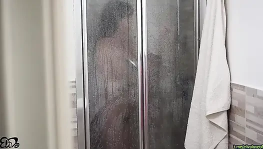 Das TINDER-Mädchen vergisst ihren Slip bei mir zu Hause am Abend davor! 🐷 [Dialoge ITA]