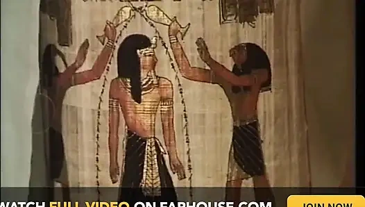 Lesbian orgasme tongkat besar ditembus di memek