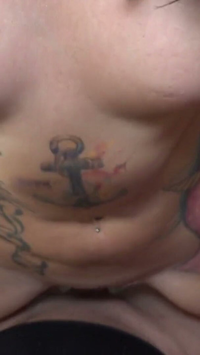 Tattoos und Piercings und fickt richtig gut mein Schwanz | Clip 3