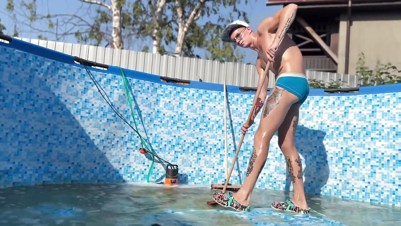 #380 Huge Boss Fucked a Cute Guy Right in the Pool While None of the Neighbors Saw