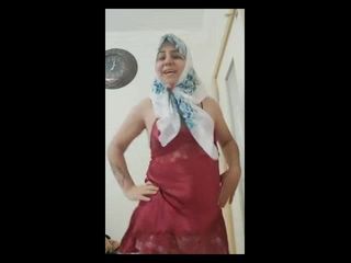 Türkische Reife in einem Hijab