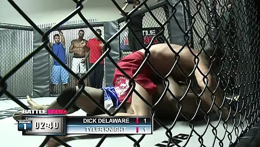 Блондинка-шлюшка раздвигает ноги для огромного донга